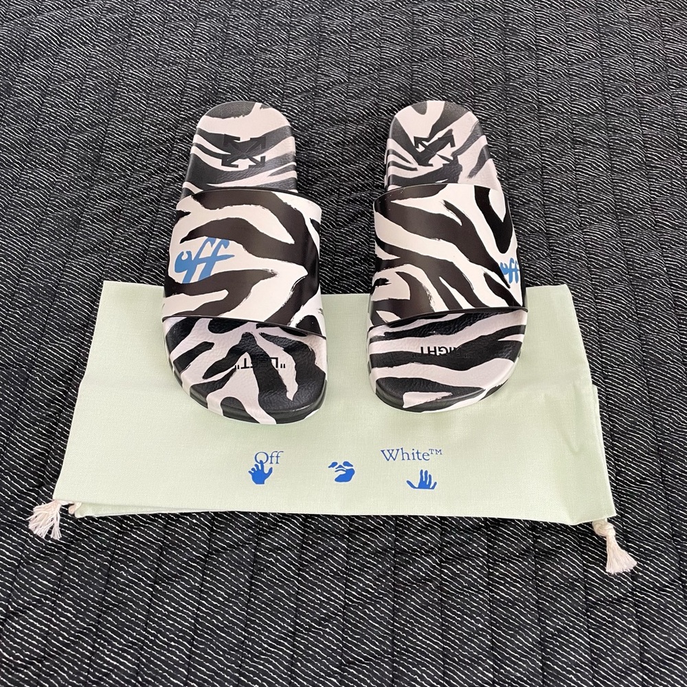 Off-White Zebra Pattern Slides with Blue Accent - Picture 2 of 7